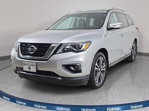 2017 Nissan Pathfinder Platinum