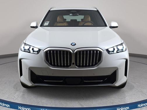 Mineral White Metallic 2026 BMW X5 xDrive40i