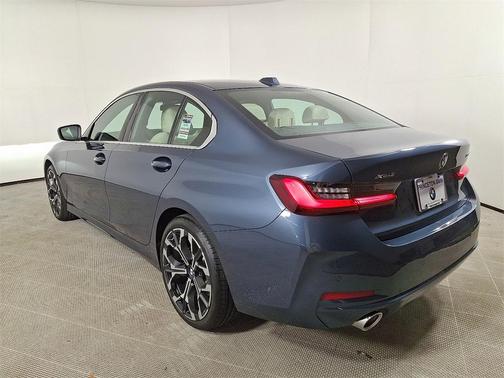 2025 BMW 330 i xDrive