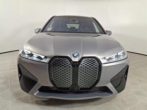 2025 BMW iX xDrive50