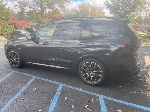 2024 BMW X7 M60i