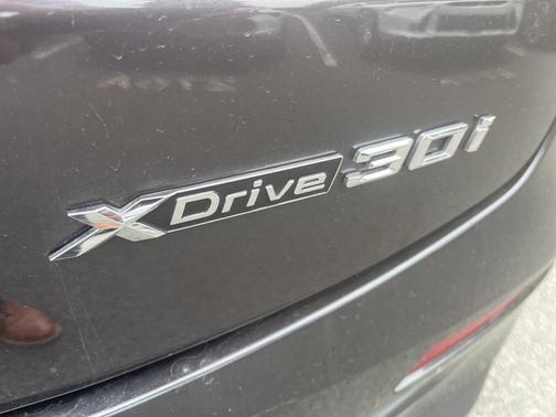 2025 BMW X4 xDrive30i