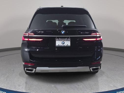Black Sapphire Metallic 2026 BMW X7 xDrive40i