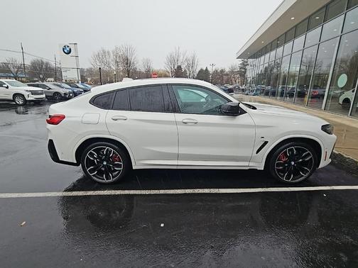 2024 BMW X4 M40i