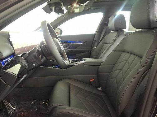 2025 BMW 550e xDrive