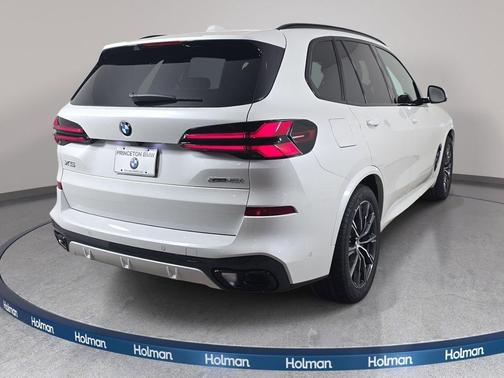 Mineral White Metallic 2026 BMW X5 xDrive40i