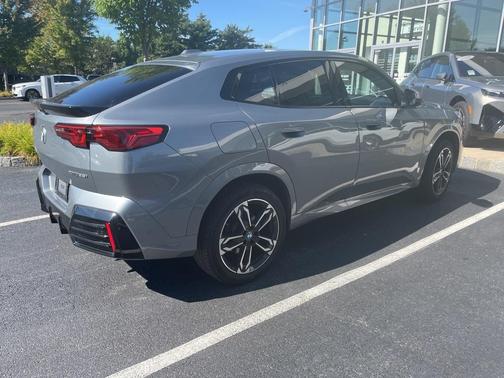 2025 BMW X2 xDrive28i
