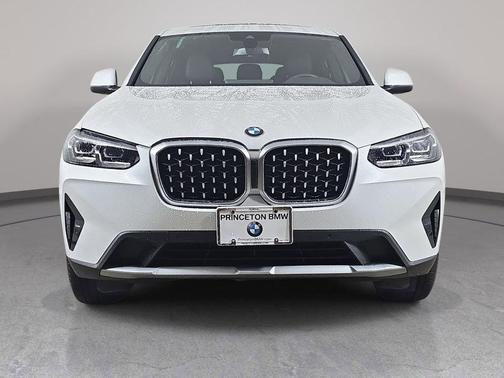 White Metallic 2025 BMW X4 xDrive30i