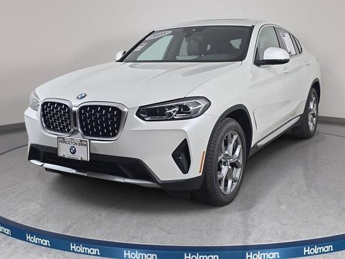 White Metallic 2025 BMW X4 xDrive30i