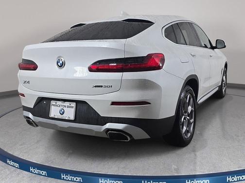 White Metallic 2025 BMW X4 xDrive30i