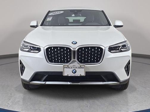 White Metallic 2025 BMW X4 xDrive30i