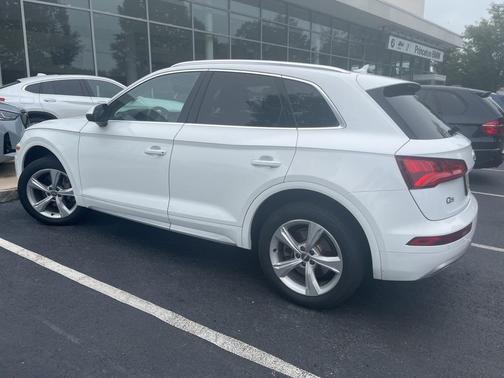 2020 Audi Q5 40 Premium Plus