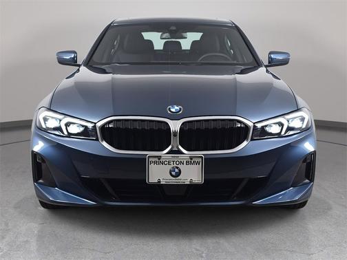 2025 BMW 330 i xDrive
