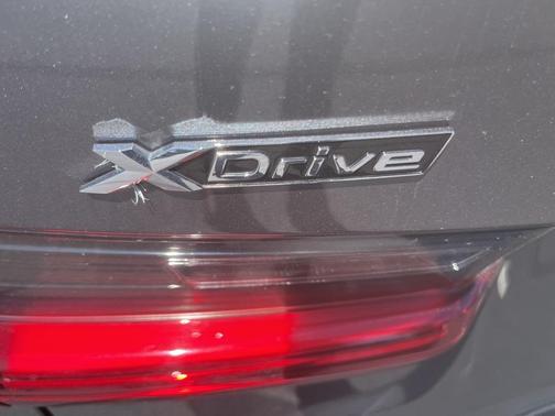 2019 BMW 330 i xDrive
