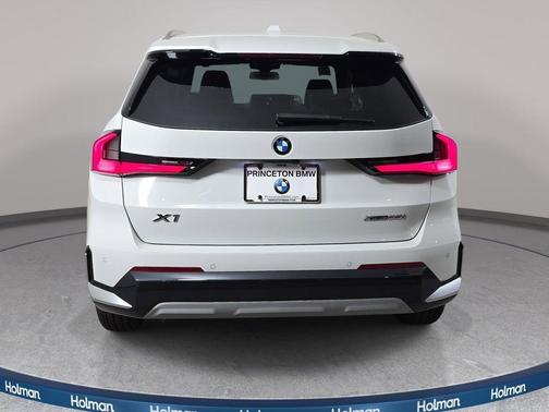 Alpine White 2026 BMW X1 xDrive28i