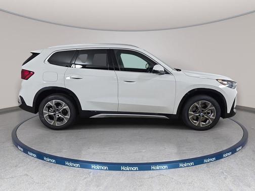 Alpine White 2026 BMW X1 xDrive28i