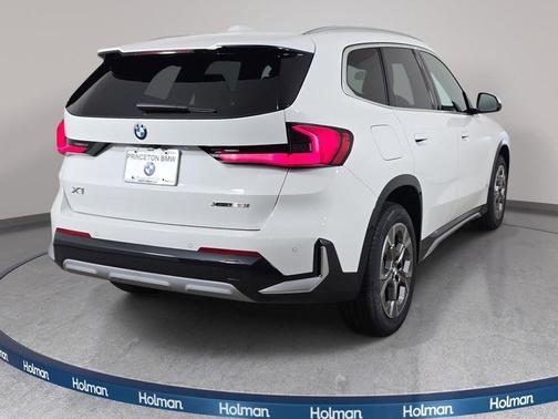 Alpine White 2026 BMW X1 xDrive28i