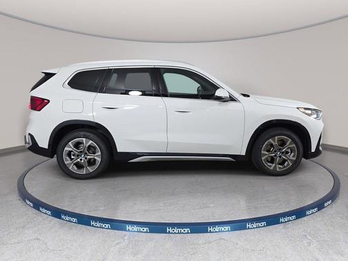 Alpine White 2026 BMW X1 xDrive28i
