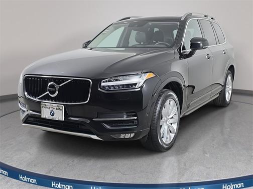 2016 Volvo XC90 T6 Momentum