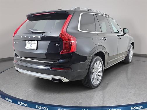 2016 Volvo XC90 T6 Momentum
