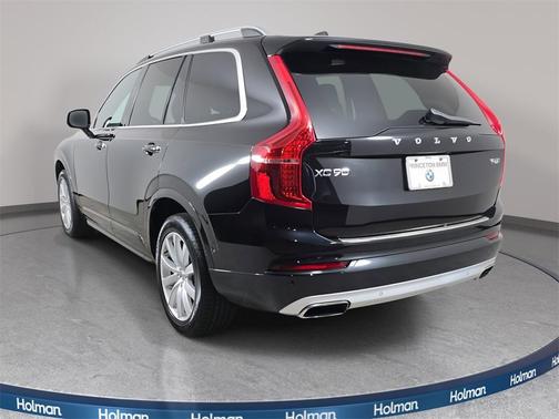 2016 Volvo XC90 T6 Momentum