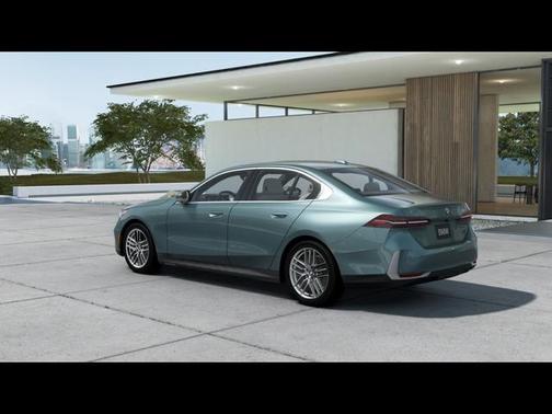 2025 BMW 530 i xDrive