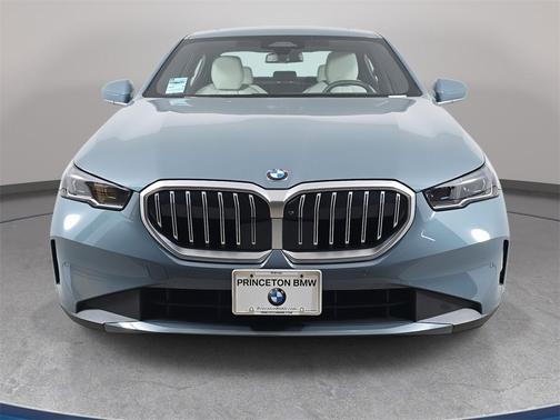 2025 BMW 530 i xDrive