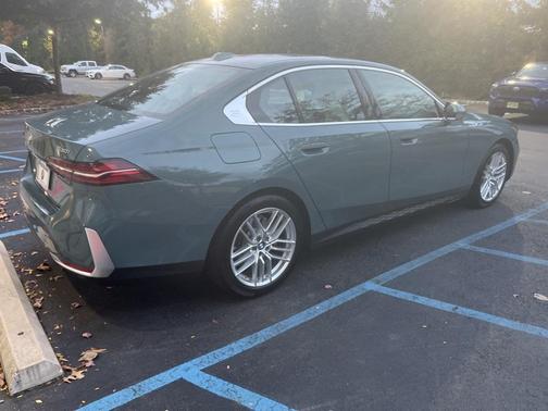 2025 BMW 530 i xDrive