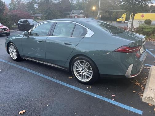 2025 BMW 530 i xDrive