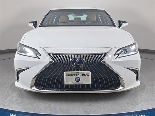 2021 Lexus ES 300h Luxury