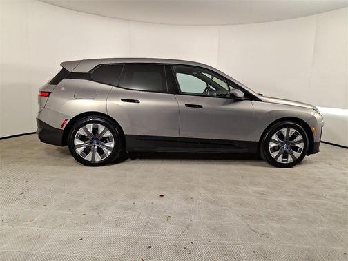 2024 BMW iX xDrive50