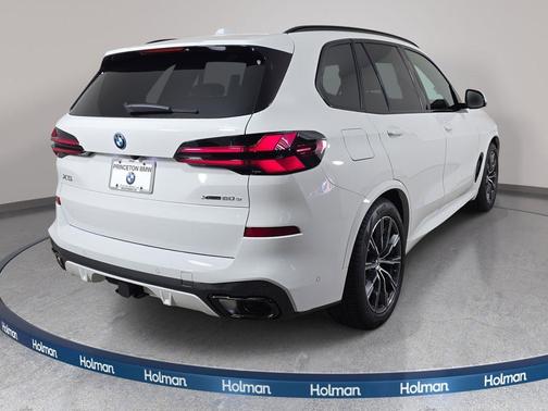 Alpine White 2026 BMW X5 PHEV xDrive50e