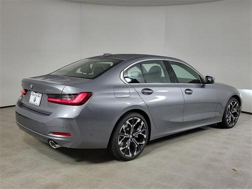 2025 BMW 330 i xDrive