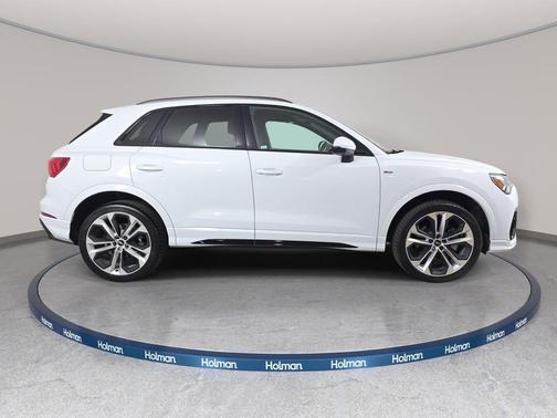 Glacier White Metallic 2022 Audi Q3 45 S line Premium