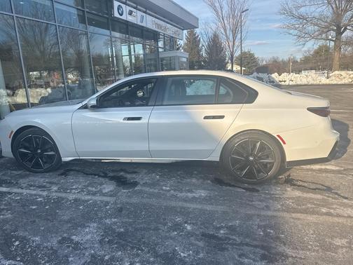 2023 BMW 760 760i xDrive