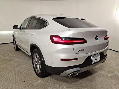 2025 BMW X4 xDrive30i