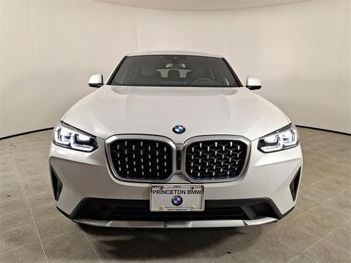 2025 BMW X4 xDrive30i