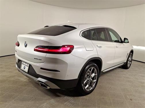 2025 BMW X4 xDrive30i