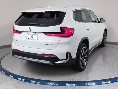 Alpine White 2026 BMW X1 xDrive28i