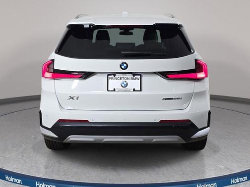 Alpine White 2026 BMW X1 xDrive28i
