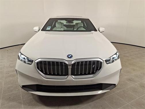 2025 BMW i5 xDrive40