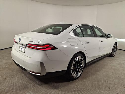 2025 BMW i5 xDrive40