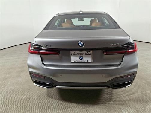 2022 BMW 750 i xDrive