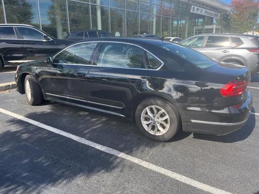 2016 Volkswagen Passat 1.8T S