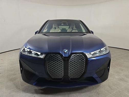 2025 BMW iX xDrive50