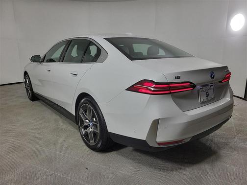 2024 BMW i5 eDrive40