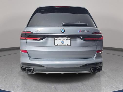 2024 BMW X7 M60i