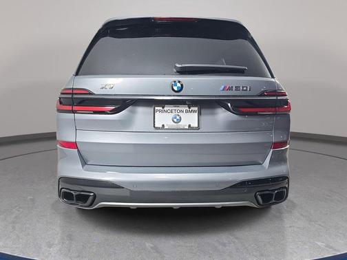 2024 BMW X7 M60i