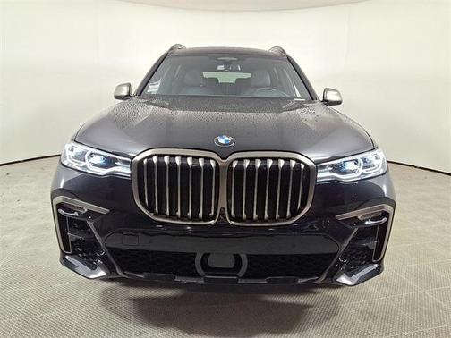 2022 BMW X7 M50i