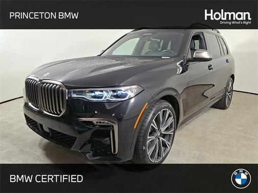 2022 BMW X7 M50i